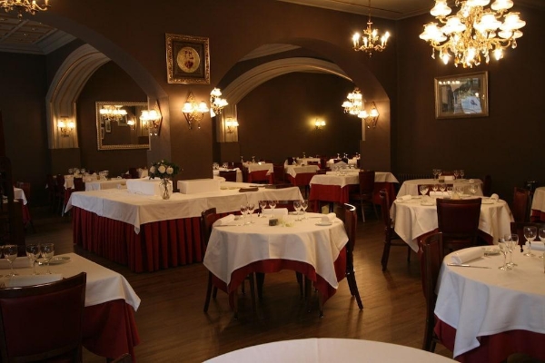 Hotel Pyrénées (Andorra la Vella)